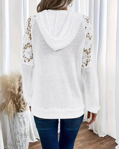 Luna Moda | Swobodna Koronkowa Bluza z Kapturem i Dekoltem V